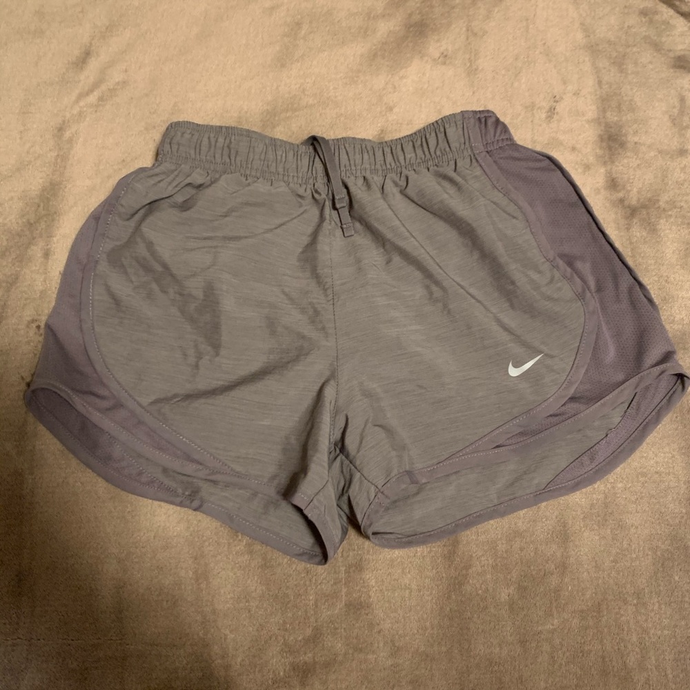 gray nike dry-fit running shorts
